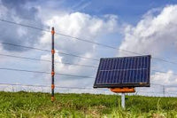 Gallagher S400 Portable Solar Fence Energizer Mounted 2