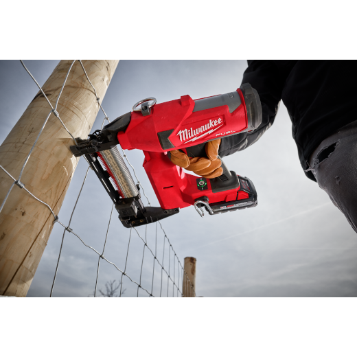 Milwaukee M18 FUEL UTILITY FENCING STAPLER KIT FenceFast Ltd