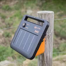 Gallagher S40 Portable Solar Fence Energizer Mounted