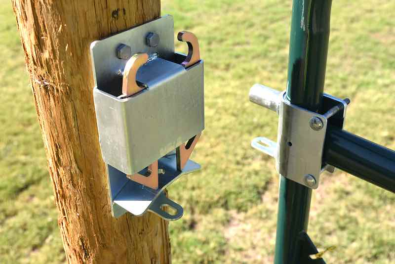 Two-Way Lockable Gate Latch